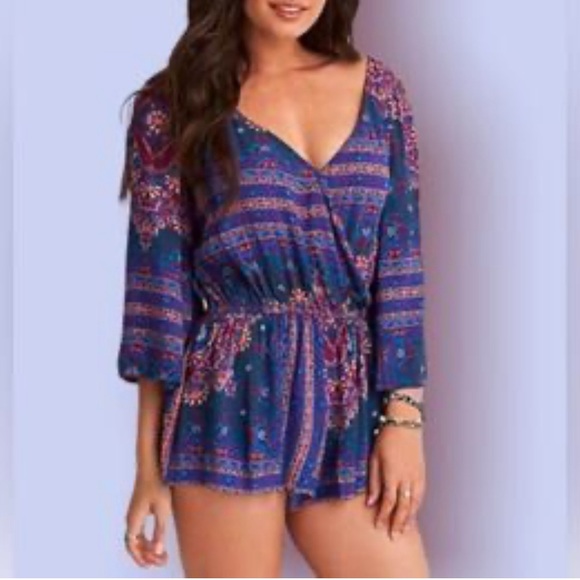 American Eagle Outfitters Blue and Purple Patterned Top - Picture 1 of 3